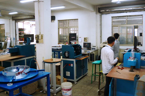 吳江精工鋁字已購(gòu)買(mǎi)泰譜圣第四臺(tái)彎字機(jī)1.jpg 吳江精工鋁字已購(gòu)買(mǎi)泰譜圣第四臺(tái)彎字機(jī)1.jpg
